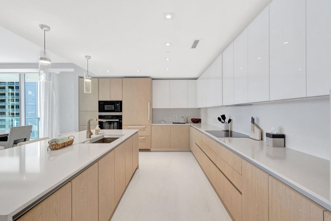 En Venta: $3,290,000 (2 camas, 2 baños, 2302 Pies cuadrados)