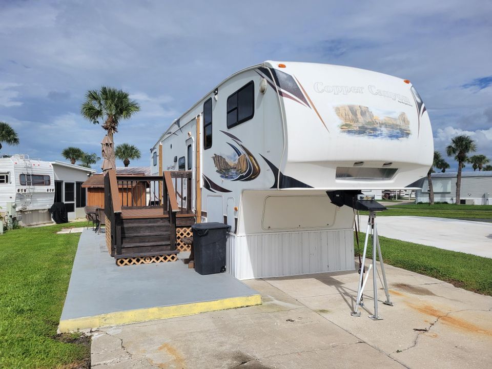 For Sale: $65,000 (1 beds, 1 baths, 304 Square Feet)