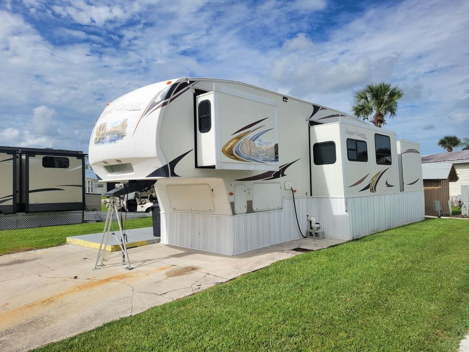 For Sale: $65,000 (1 beds, 1 baths, 304 Square Feet)