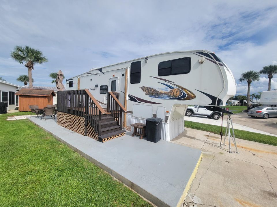 For Sale: $65,000 (1 beds, 1 baths, 304 Square Feet)