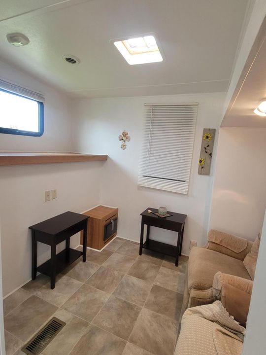 For Sale: $65,000 (1 beds, 1 baths, 304 Square Feet)