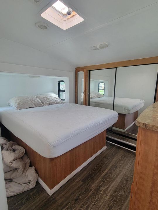 For Sale: $65,000 (1 beds, 1 baths, 304 Square Feet)