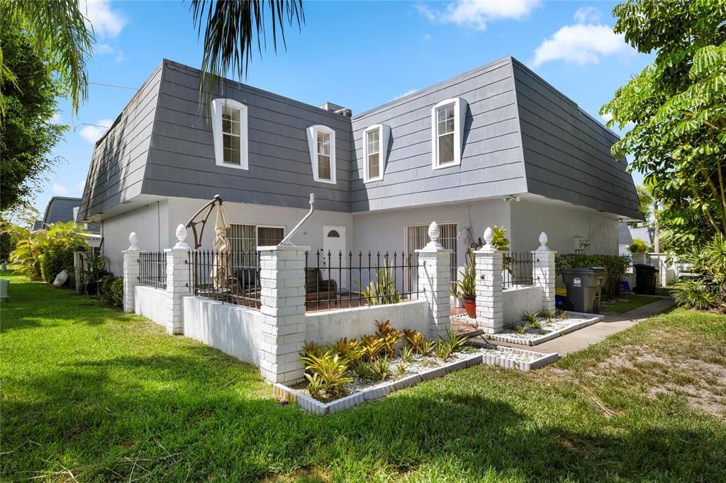 Recently Rented: $2,500 (2 beds, 2 baths, 1428 Square Feet)