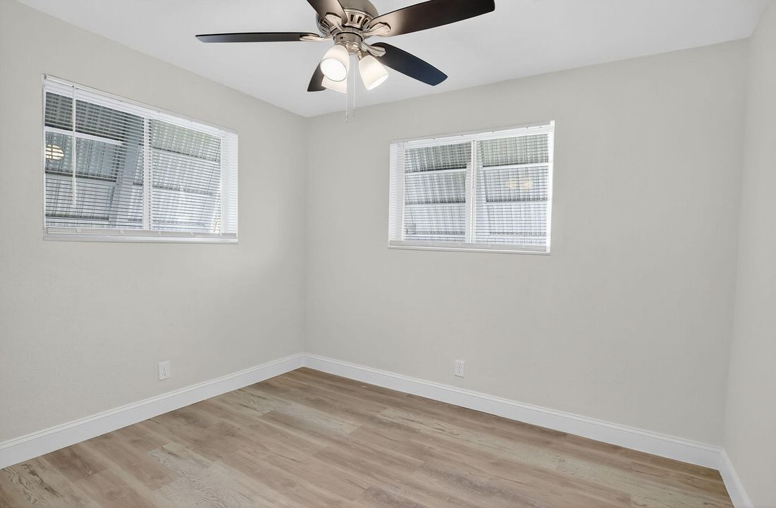 Active With Contract: $474,900 (3 beds, 1 baths, 1313 Square Feet)