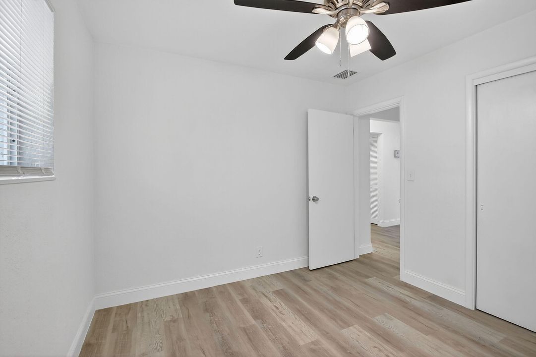 Active With Contract: $474,900 (3 beds, 1 baths, 1313 Square Feet)