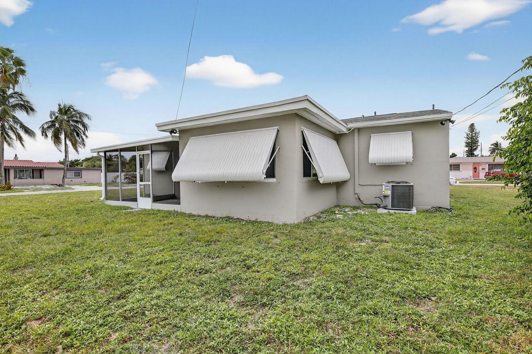 Active With Contract: $474,900 (3 beds, 1 baths, 1313 Square Feet)