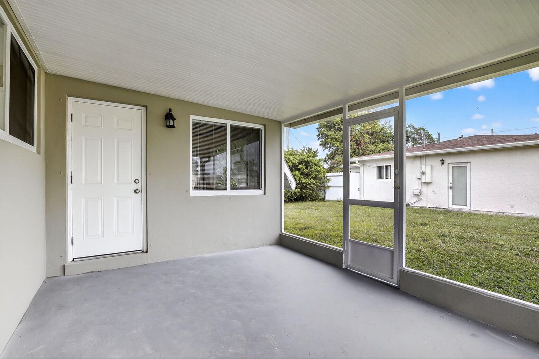 Active With Contract: $474,900 (3 beds, 1 baths, 1313 Square Feet)