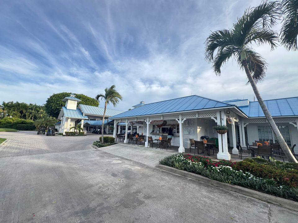 For Rent: $2,150 (2 beds, 2 baths, 1050 Square Feet)