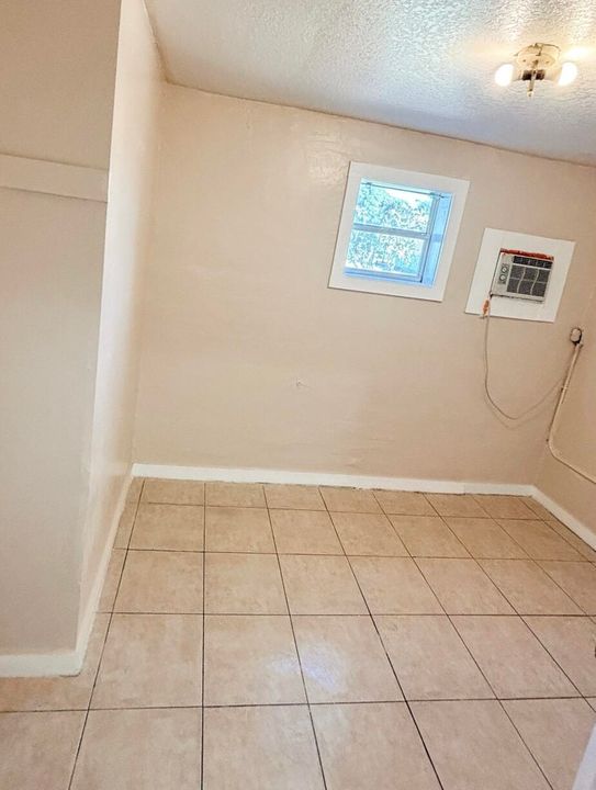 待售: $580,000 (0 贝兹, 0 浴室, 1974 平方英尺)