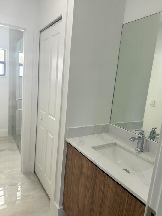 En Venta: $260,000 (3 camas, 2 baños, 1042 Pies cuadrados)