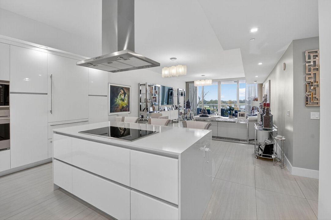 For Sale: $2,795,000 (2 beds, 2 baths, 1995 Square Feet)