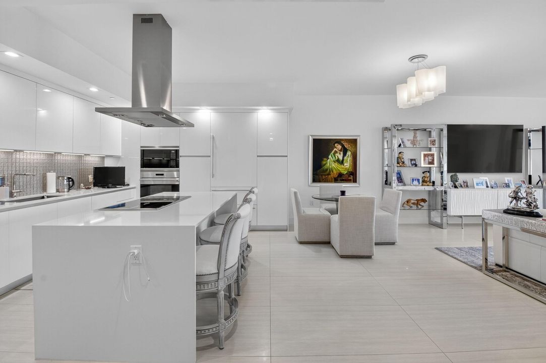 For Sale: $2,795,000 (2 beds, 2 baths, 1995 Square Feet)