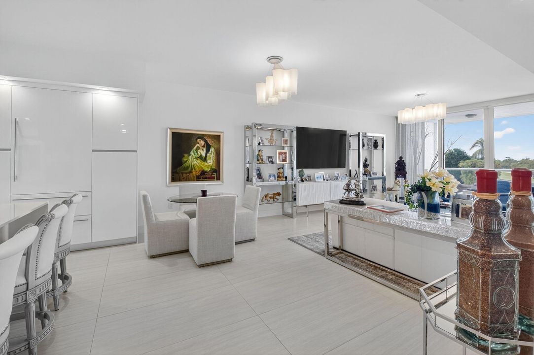 For Sale: $2,795,000 (2 beds, 2 baths, 1995 Square Feet)