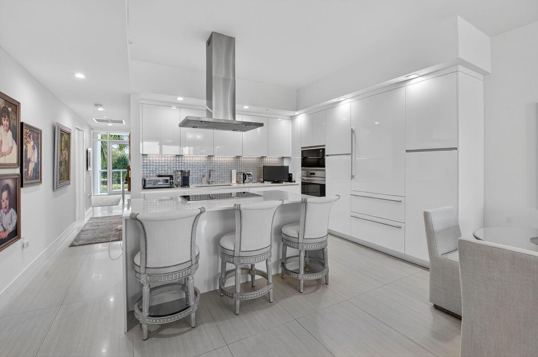 For Sale: $2,795,000 (2 beds, 2 baths, 1995 Square Feet)