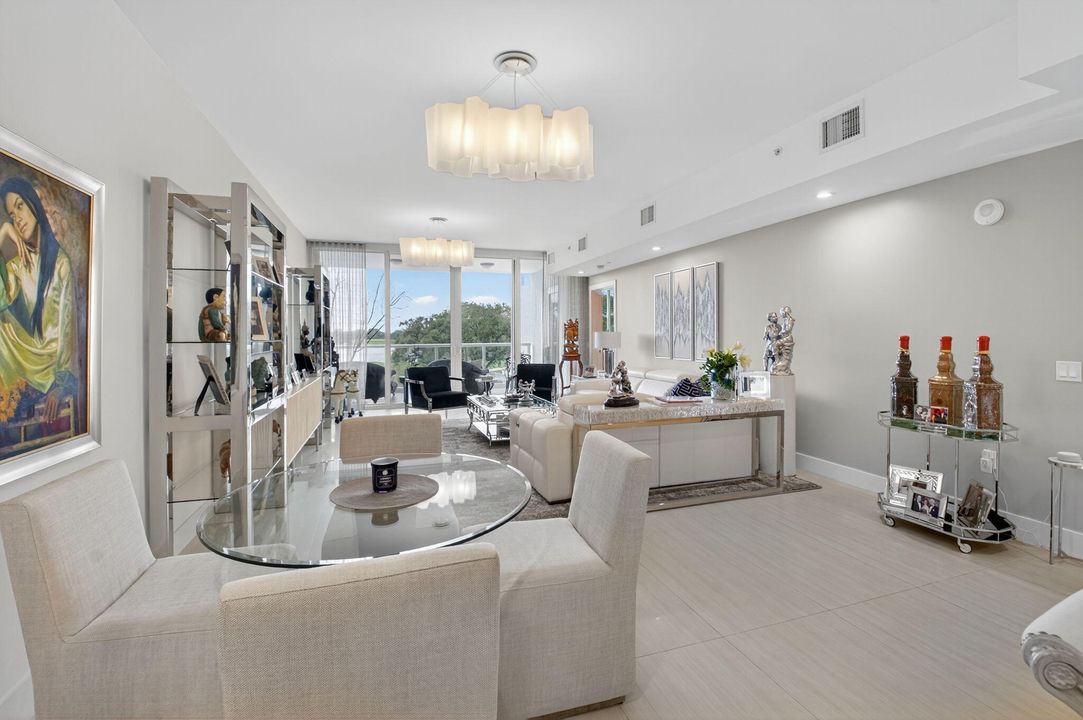 For Sale: $2,795,000 (2 beds, 2 baths, 1995 Square Feet)