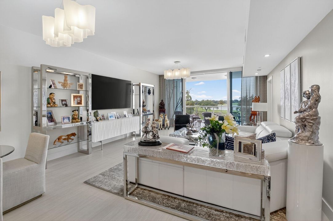 For Sale: $2,795,000 (2 beds, 2 baths, 1995 Square Feet)