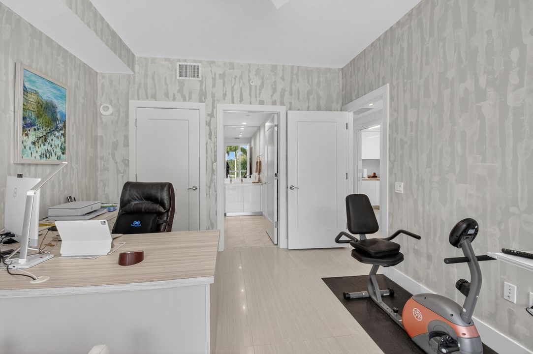 For Sale: $2,795,000 (2 beds, 2 baths, 1995 Square Feet)