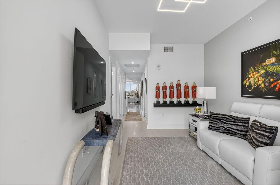 For Sale: $2,795,000 (2 beds, 2 baths, 1995 Square Feet)