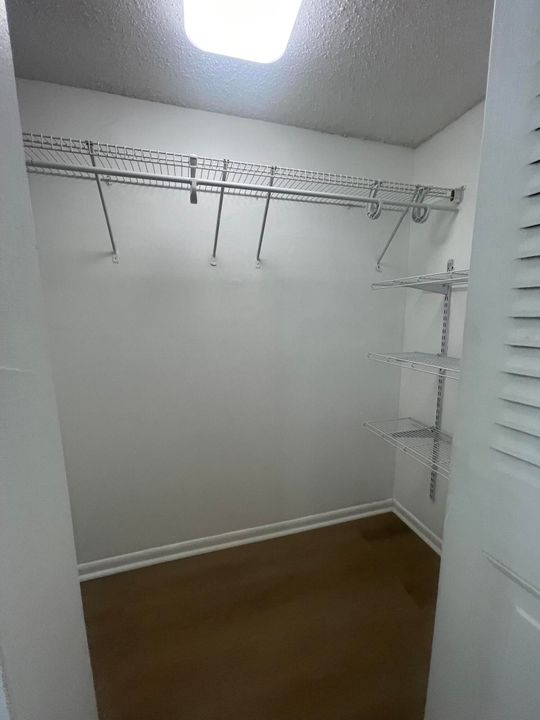 待售: $195,000 (2 贝兹, 2 浴室, 1074 平方英尺)