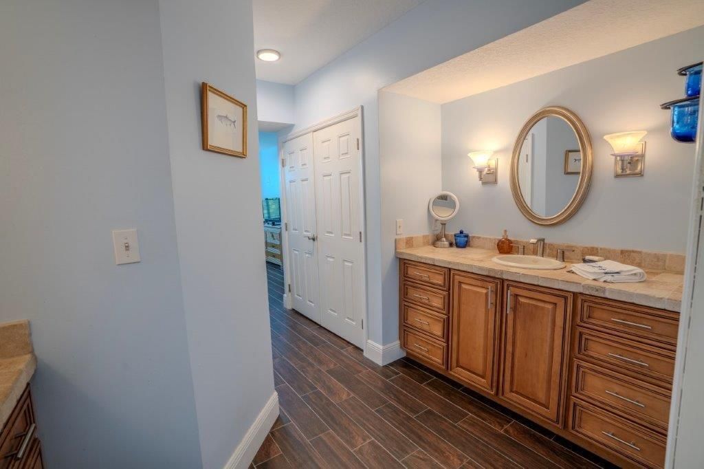 For Sale: $1,099,000 (3 beds, 3 baths, 1897 Square Feet)