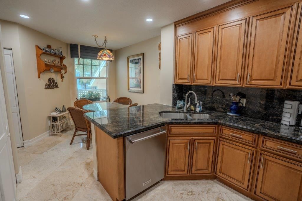 For Sale: $1,099,000 (3 beds, 3 baths, 1897 Square Feet)