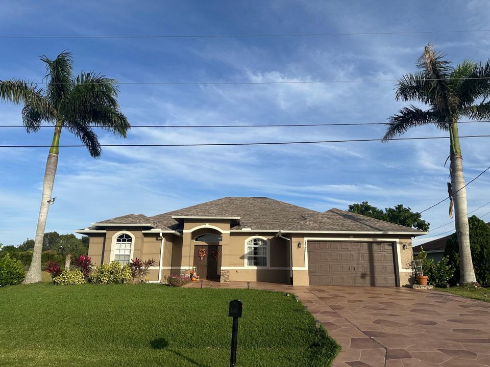 For Rent: $3,000 (3 beds, 2 baths, 2240 Square Feet)