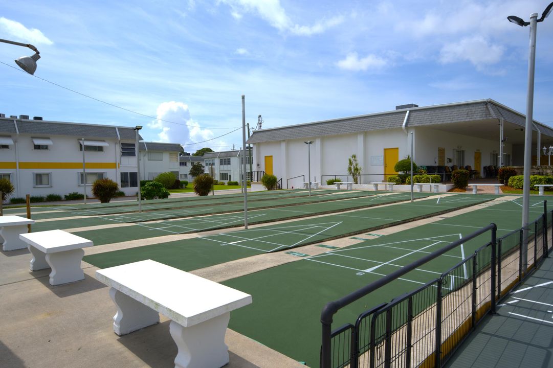 For Rent: $1,200 (1 beds, 1 baths, 612 Square Feet)