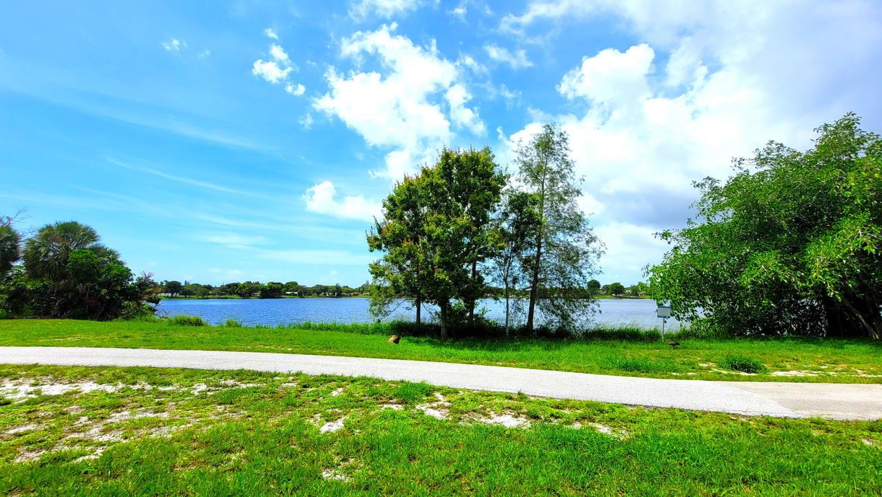 For Rent: $1,200 (1 beds, 1 baths, 612 Square Feet)