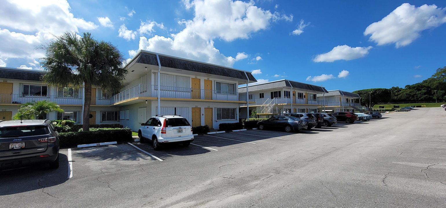 For Rent: $1,200 (1 beds, 1 baths, 612 Square Feet)