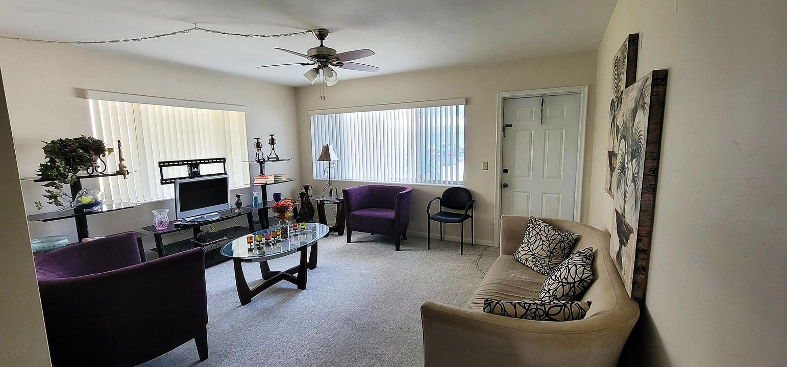 For Rent: $1,200 (1 beds, 1 baths, 612 Square Feet)