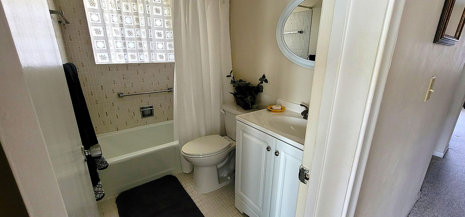 For Rent: $1,200 (1 beds, 1 baths, 612 Square Feet)