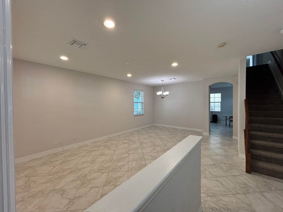 В аренду: $3,900 (3 спален, 2 ванн, 2064 Квадратных фут)