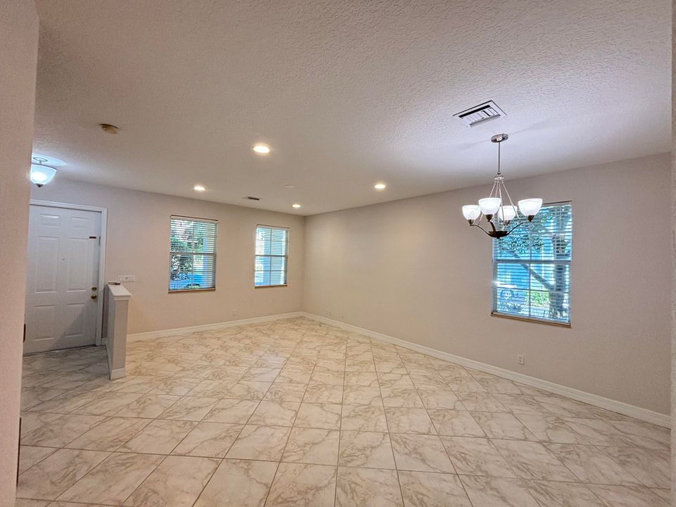 В аренду: $3,900 (3 спален, 2 ванн, 2064 Квадратных фут)