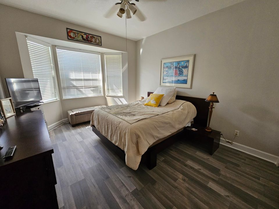 For Rent: $4,500 (3 beds, 2 baths, 2357 Square Feet)