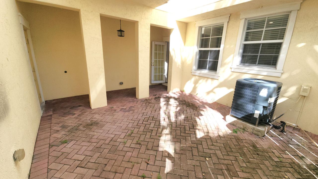 В аренду: $3,900 (3 спален, 2 ванн, 2064 Квадратных фут)