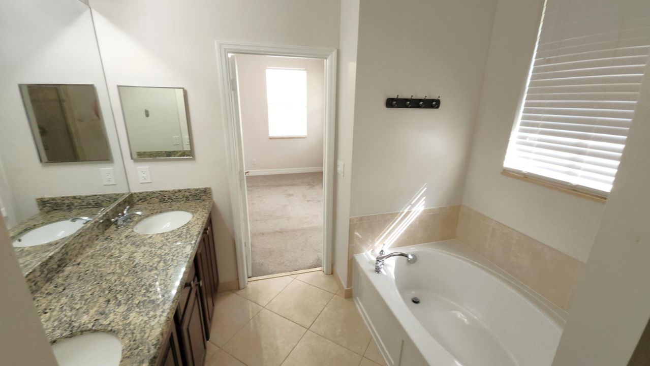 В аренду: $3,900 (3 спален, 2 ванн, 2064 Квадратных фут)