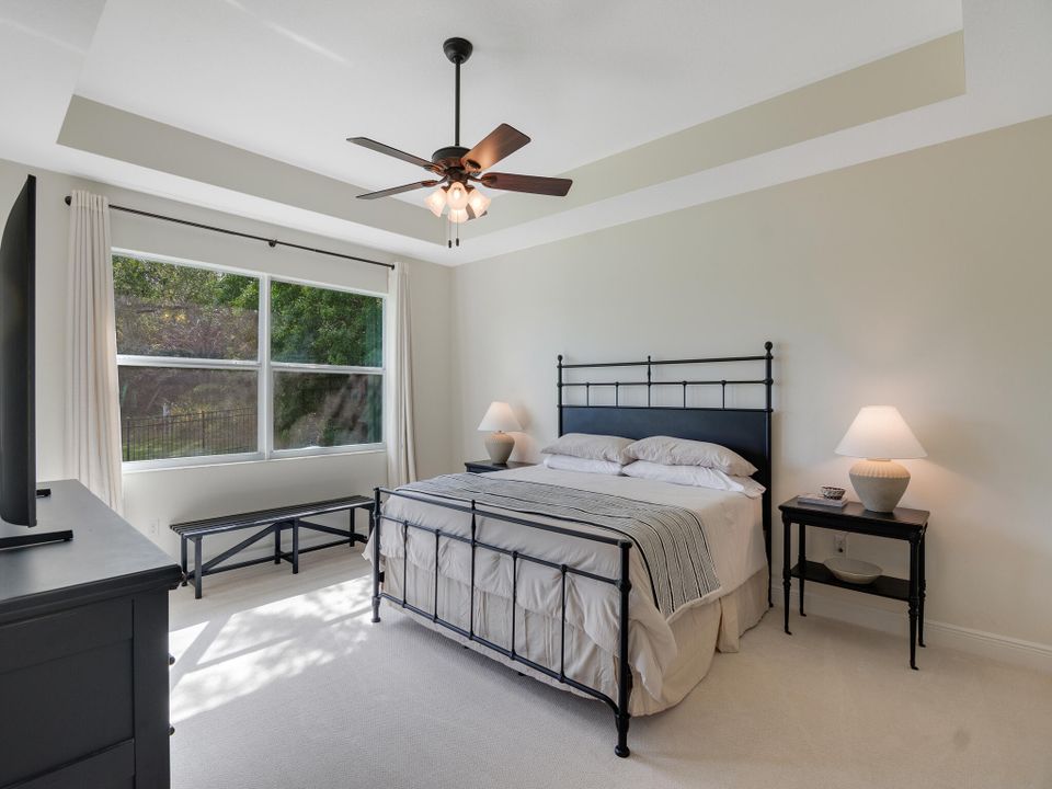 Activo con contrato: $585,000 (4 camas, 3 baños, 2697 Pies cuadrados)