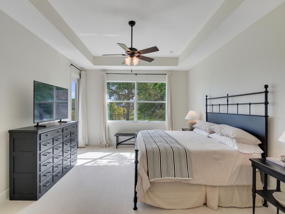 Activo con contrato: $585,000 (4 camas, 3 baños, 2697 Pies cuadrados)