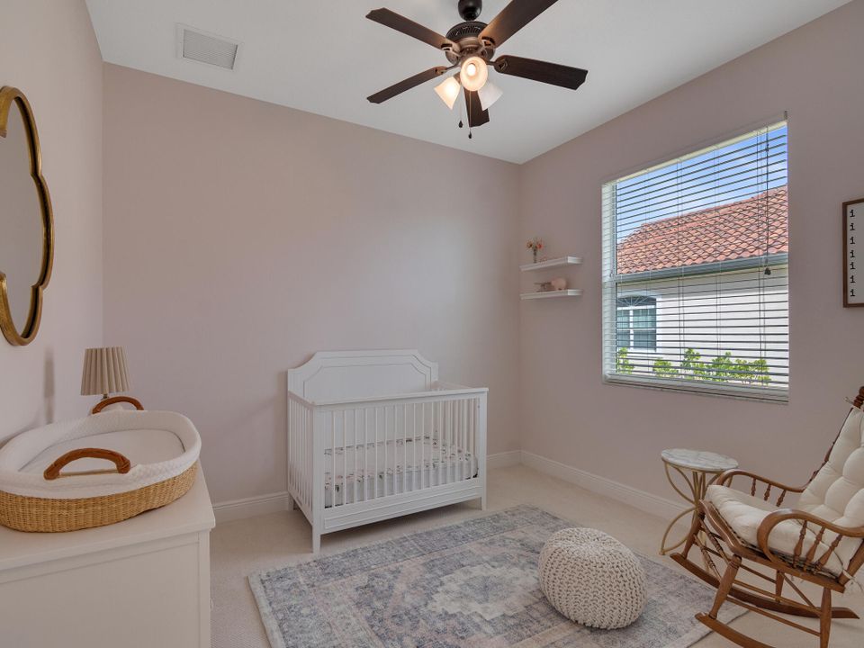 Activo con contrato: $585,000 (4 camas, 3 baños, 2697 Pies cuadrados)