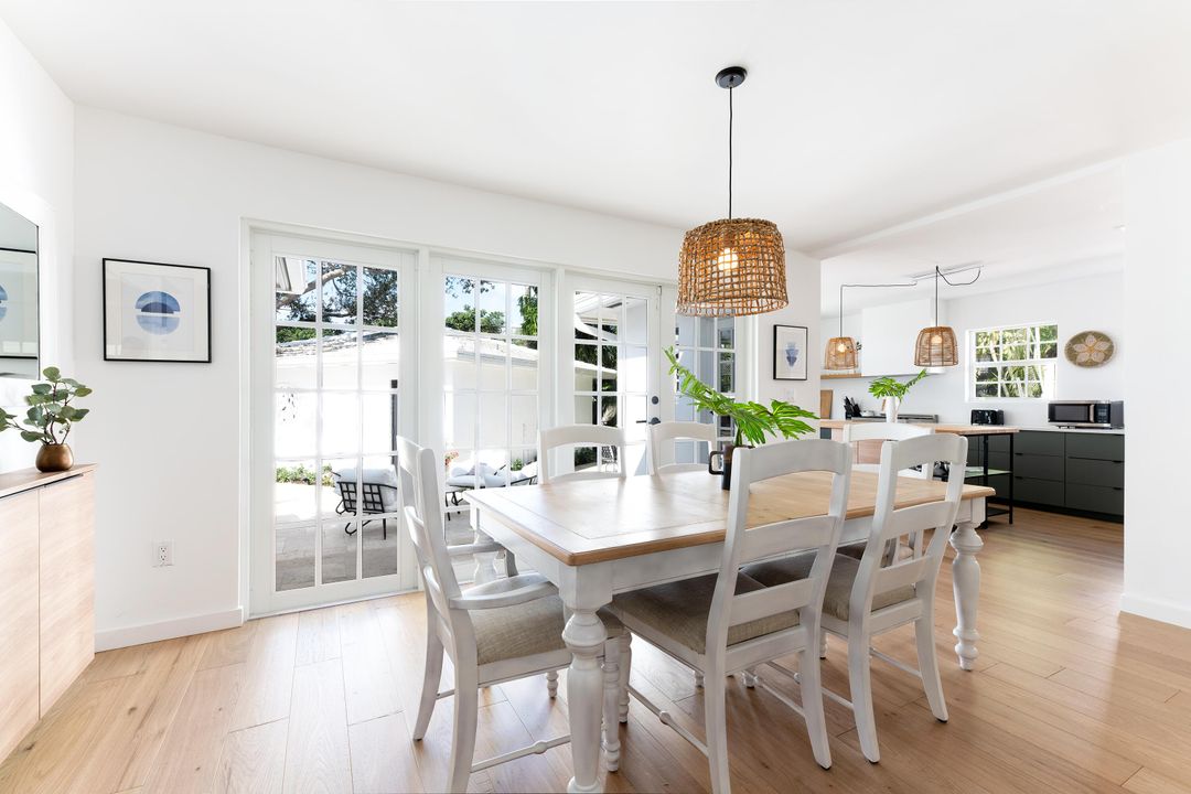 Activo con contrato: $895,000 (4 camas, 3 baños, 1906 Pies cuadrados)