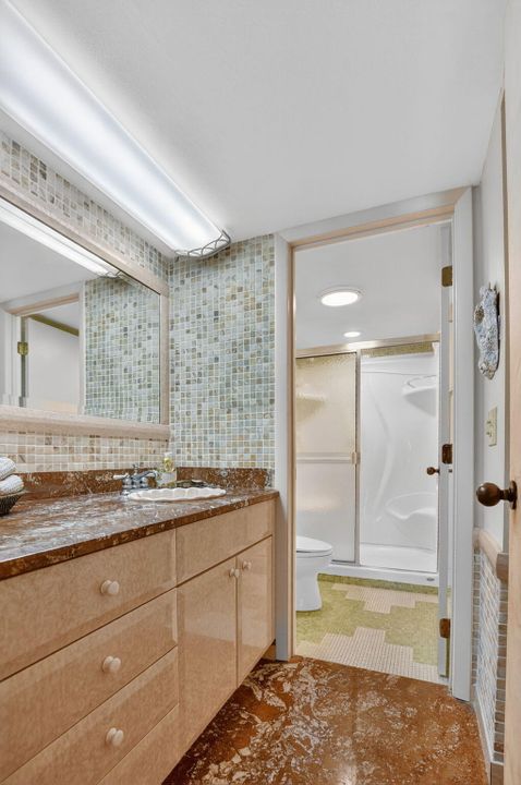 合同活跃: $899,000 (3 贝兹, 2 浴室, 1979 平方英尺)