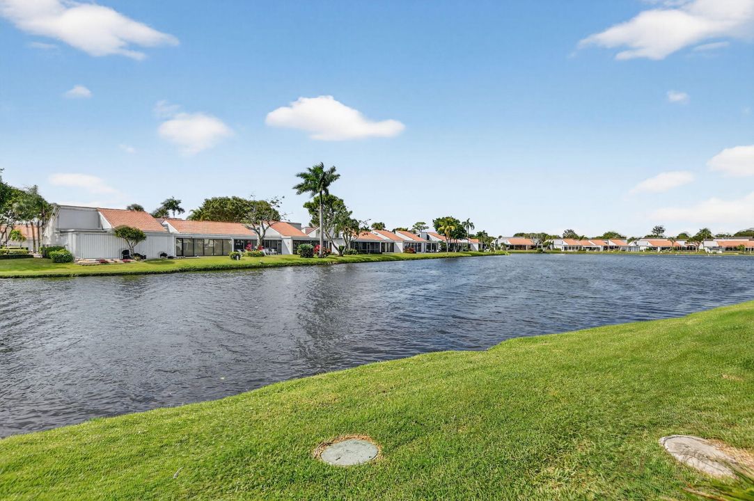 合同活跃: $899,000 (3 贝兹, 2 浴室, 1979 平方英尺)