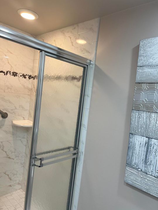 For Sale: $100,000 (2 beds, 2 baths, 920 Square Feet)