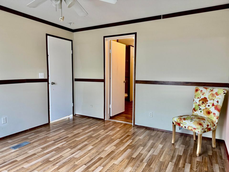 For Sale: $219,000 (3 beds, 2 baths, 1411 Square Feet)