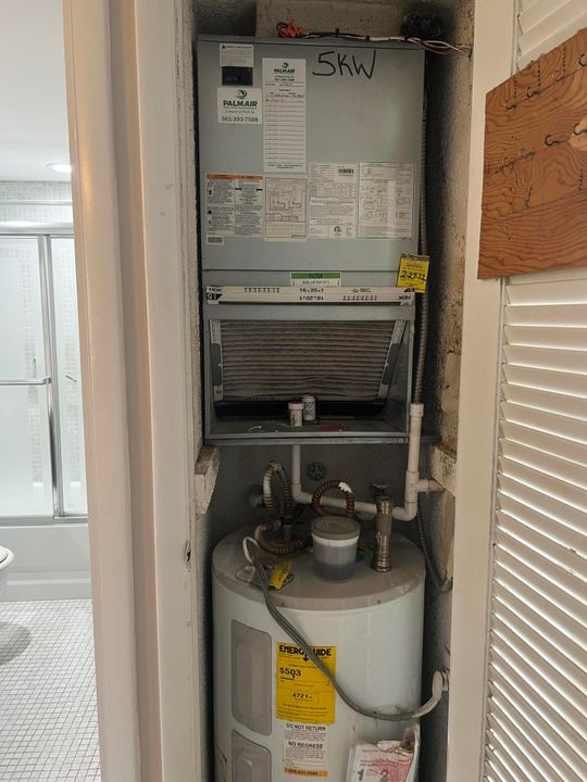 For Sale: $100,000 (2 beds, 2 baths, 920 Square Feet)