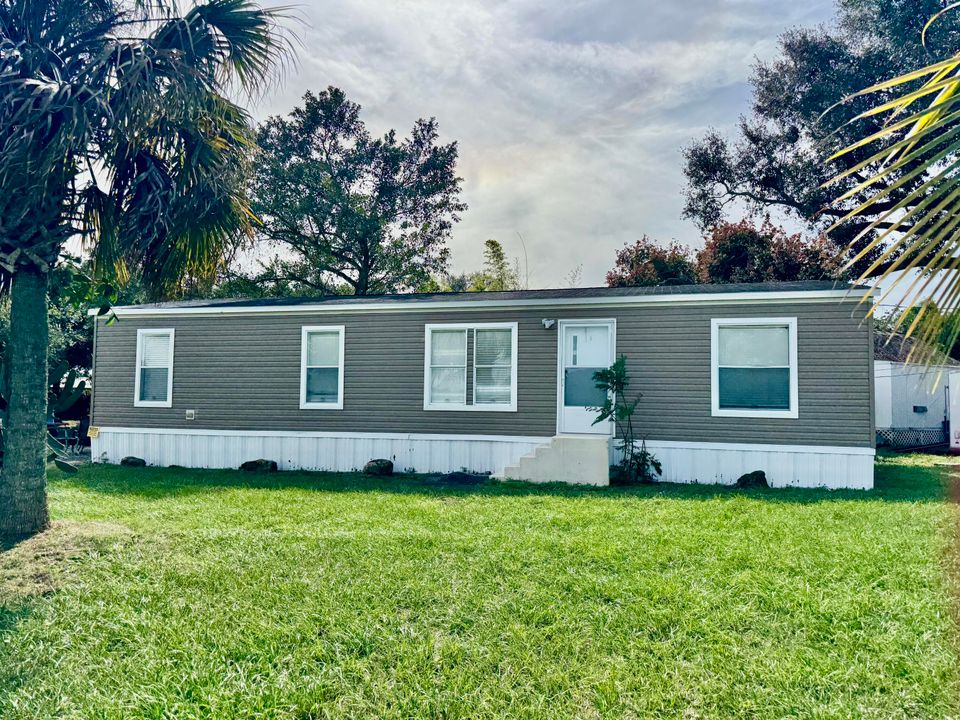 For Sale: $219,000 (3 beds, 2 baths, 1411 Square Feet)