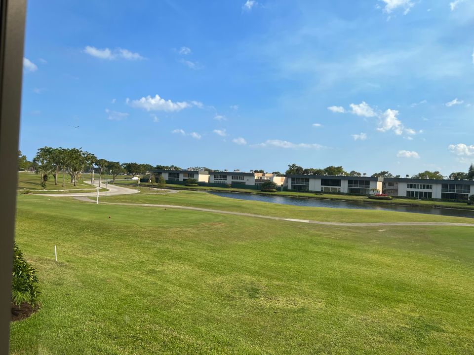 For Sale: $100,000 (2 beds, 2 baths, 920 Square Feet)