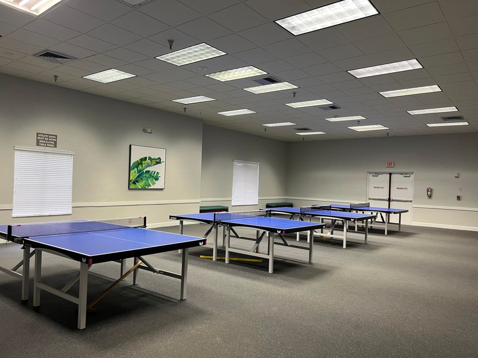 For Sale: $100,000 (2 beds, 2 baths, 920 Square Feet)