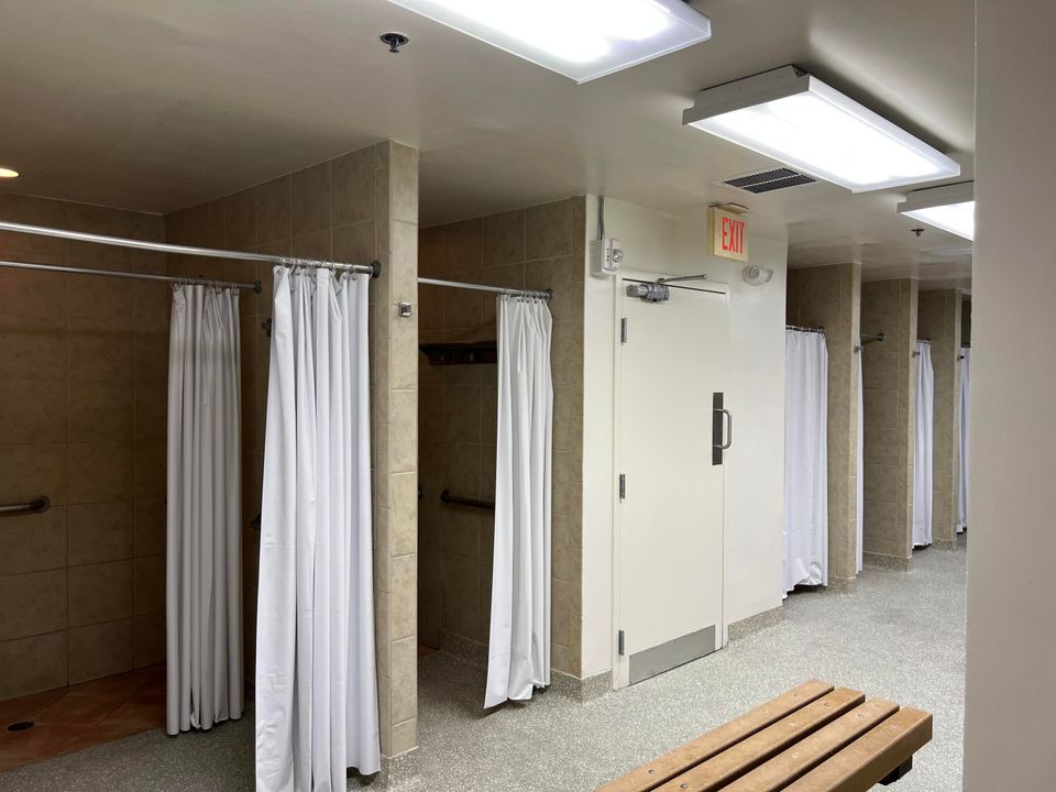 For Sale: $100,000 (2 beds, 2 baths, 920 Square Feet)