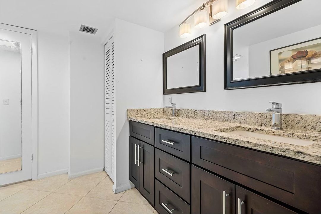 En Venta: $339,000 (2 camas, 2 baños, 1294 Pies cuadrados)